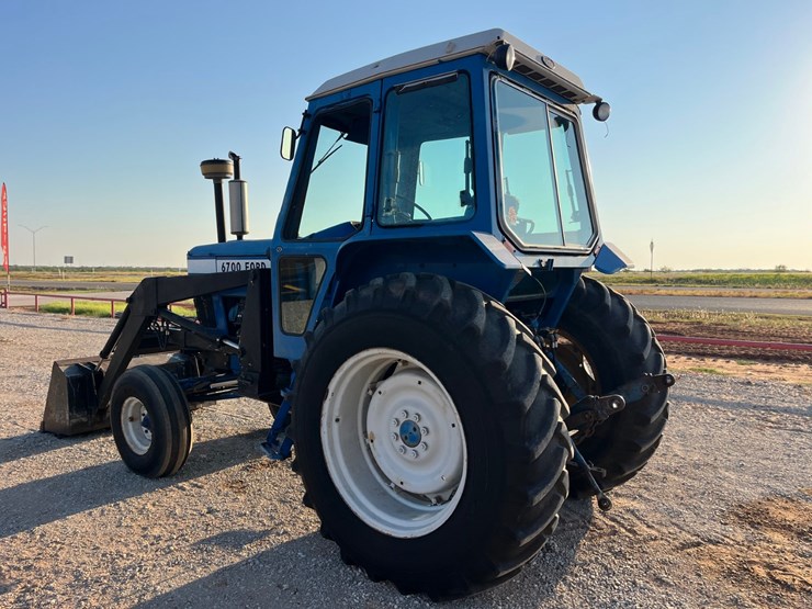 1981-ford-6700-image-12