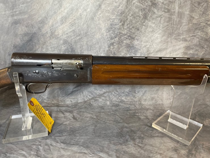 #3057-•-browning-auto-5-light-twelve,-12-ga.-shotgun,-sn:-298999-image-4