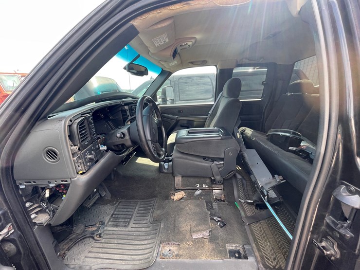 2003-chevrolet-2500-image-22