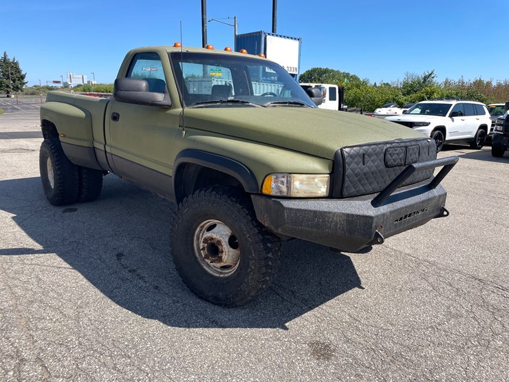1994-dodge-ram-3500-image-3