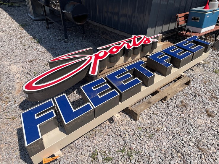 #2493-•-sports-and-fleet-feet-light-up-signs-image-1
