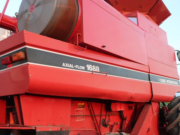 case-ih-1688-image-68