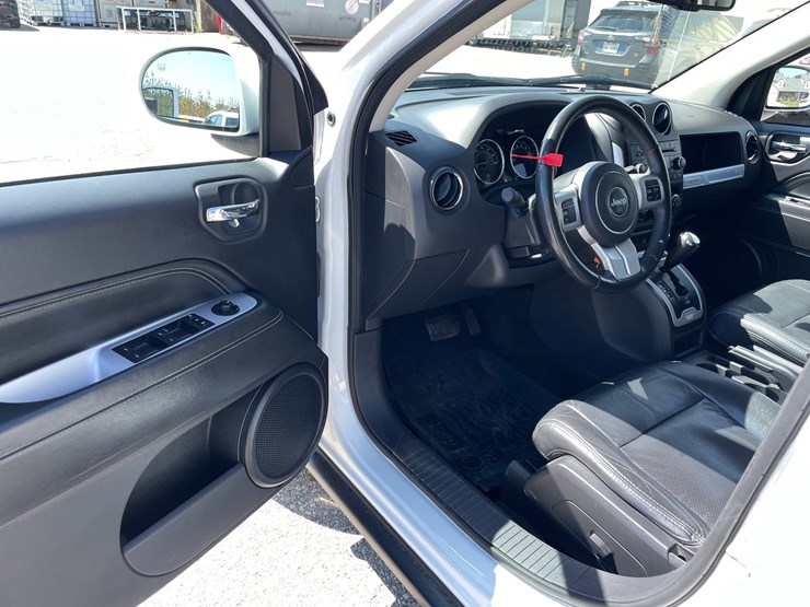 2016-jeep-compass-image-14