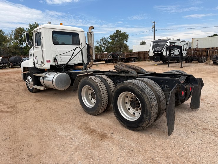 1992-mack-ch613-image-6