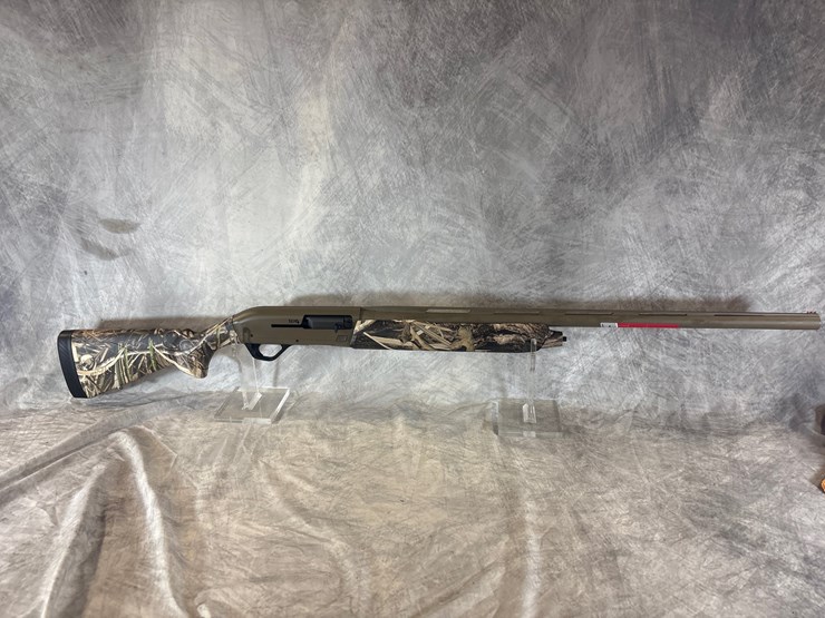 #3012-•-winchester-super-x4,-12-ga.-shotgun,-sn:-pt26493yy11k-image-1