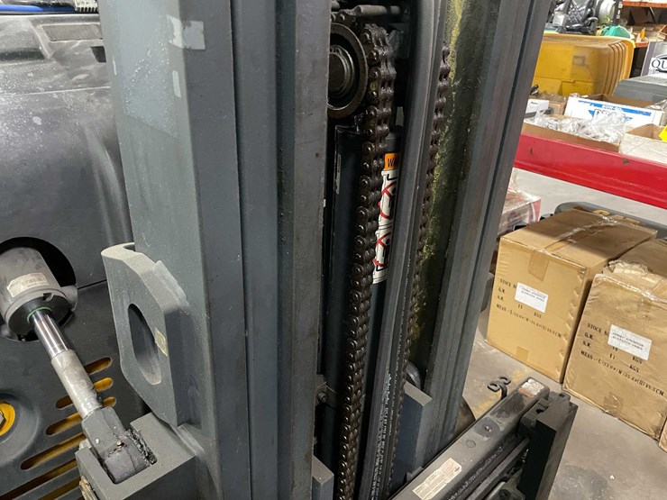 #1628-•-cat-stand-on-electric-forklift-(wall-g)-image-17