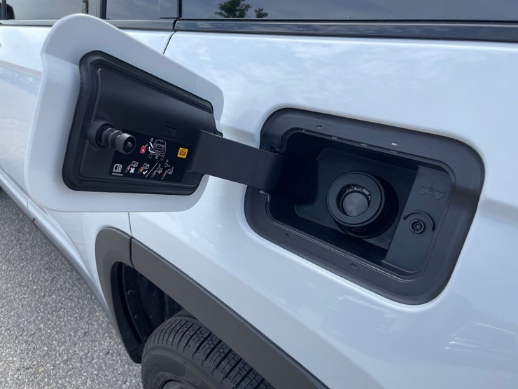 2025-jeep-grand-cherokee-laredo-image-15
