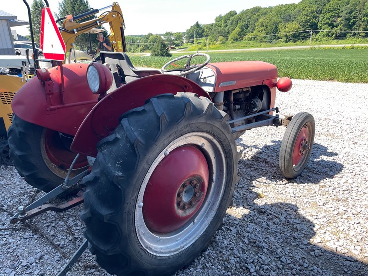 #2455-•-ferguson-tractor-image-5