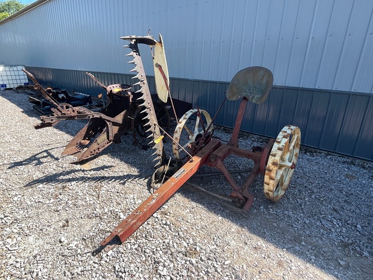 #2466-•-mccormick-deering-sickle-mower-image-1
