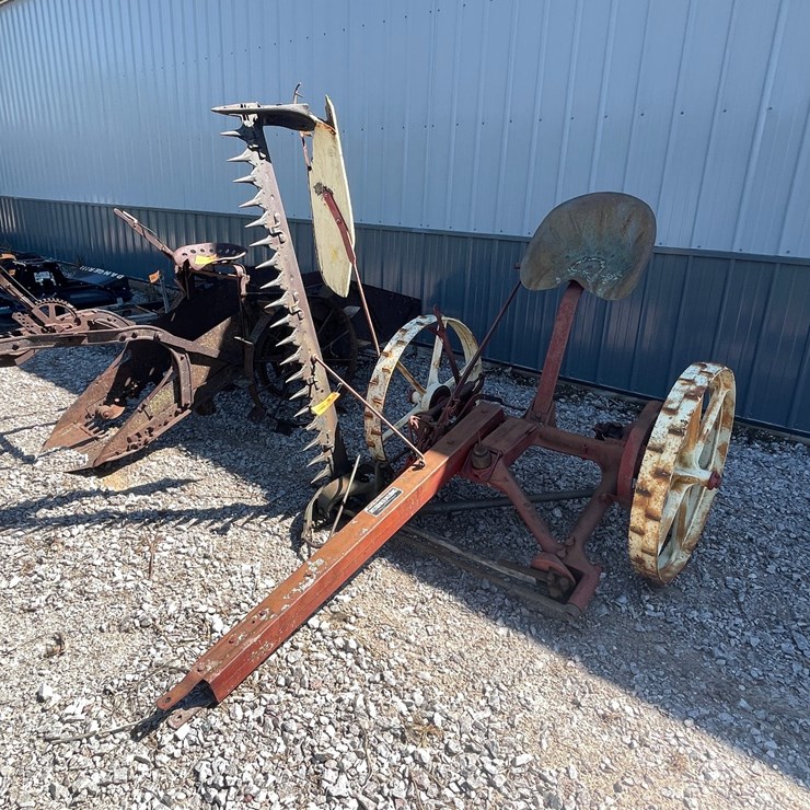 #2466 • McCormick-Deering Sickle Mower