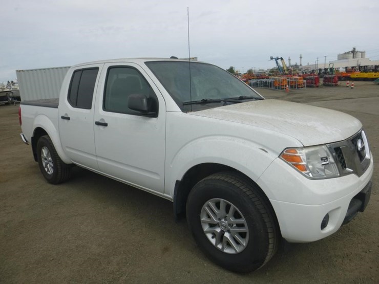 2018-nissan-frontier-image-2