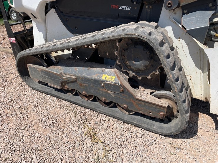 2020-bobcat-t64-image-15