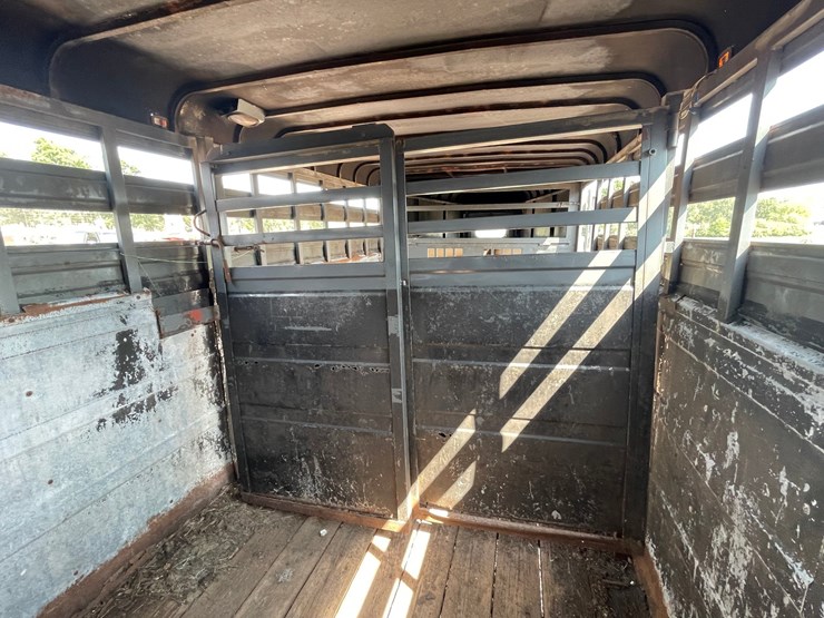 #2081-•-travelite-18'-gooseneck-cattle-trailer-(no-title)-image-31