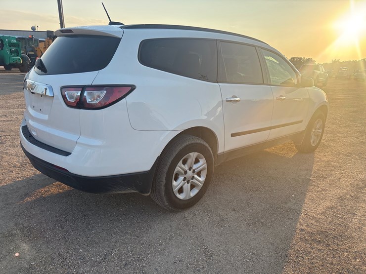 2016-chevrolet-traverse-image-3