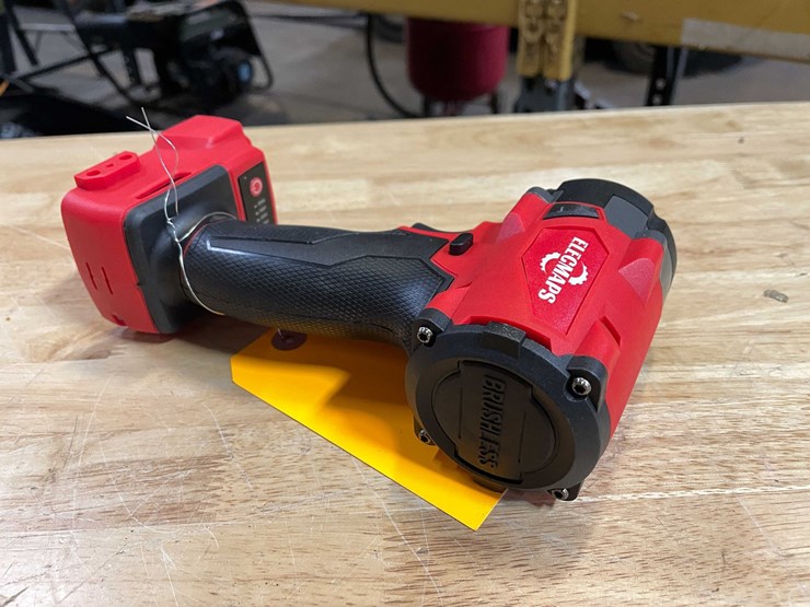 #8573-•-18v-1/2"-cordless-impact-wrench-(pr12)-image-4