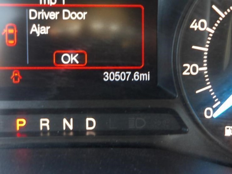 2019-ford-explorer-image-15