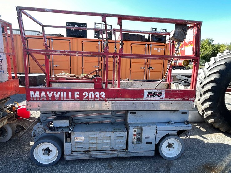 #1625-•-mec-2033-scissor-lift-(o4)-image-1
