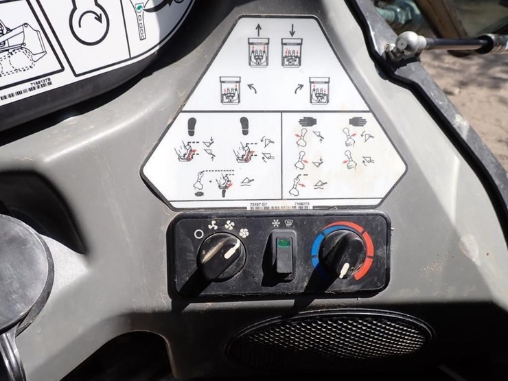 2024-bobcat-t450-image-25