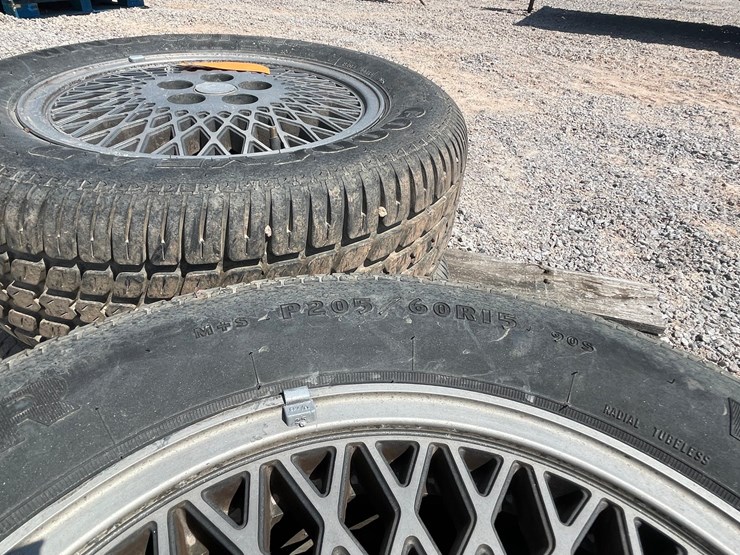 #2503-•-set-of-(4)-goodyear-tires-on-5-bolt-rims-image-11
