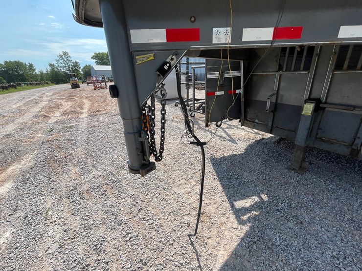 #2081-•-travelite-18'-gooseneck-cattle-trailer-(no-title)-image-34