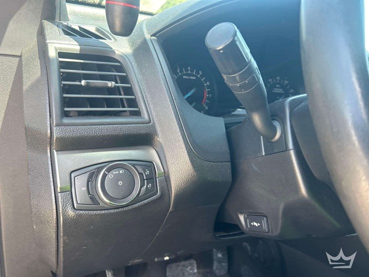 2018-ford-explorer-image-14