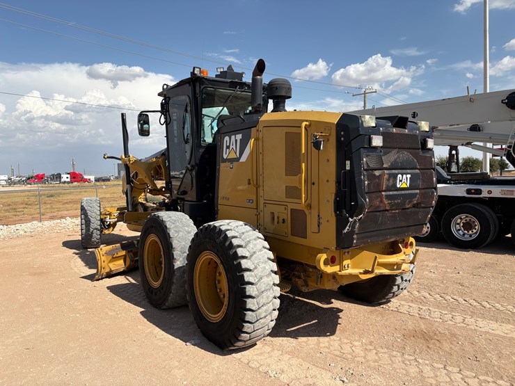 2012-caterpillar-140m2-image-6