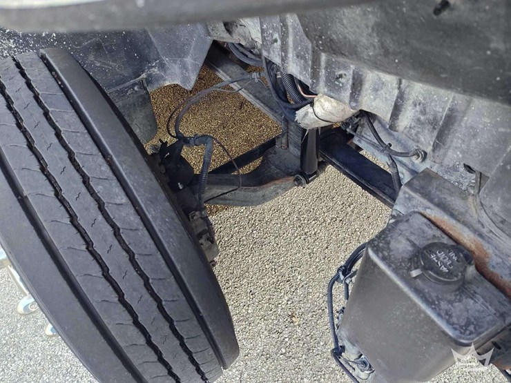2011-international-durastar-4300-image-43