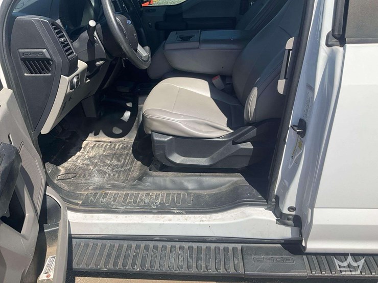 2016-ford-f150-image-12
