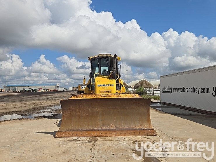 2018-komatsu-d61exi-24-image-8