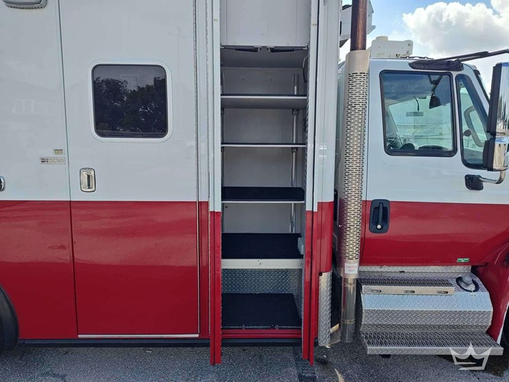 2011-international-durastar-4300-image-32