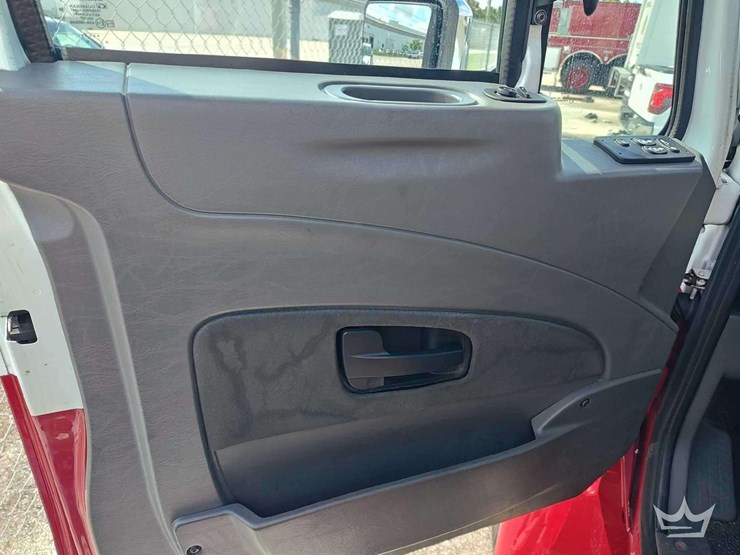 2011-international-durastar-4300-image-18