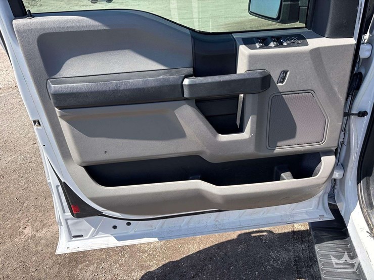 2019-ford-f150-image-12