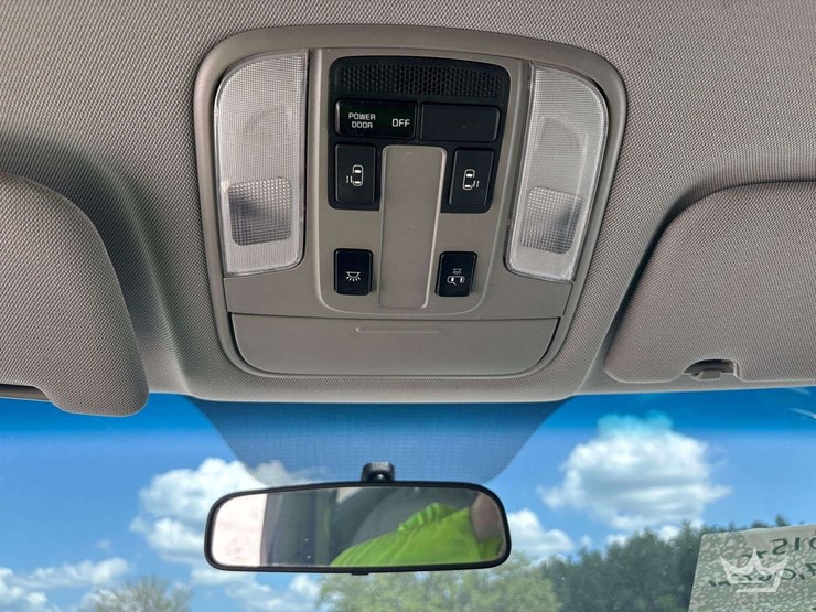 2015-kia-sedona-image-18