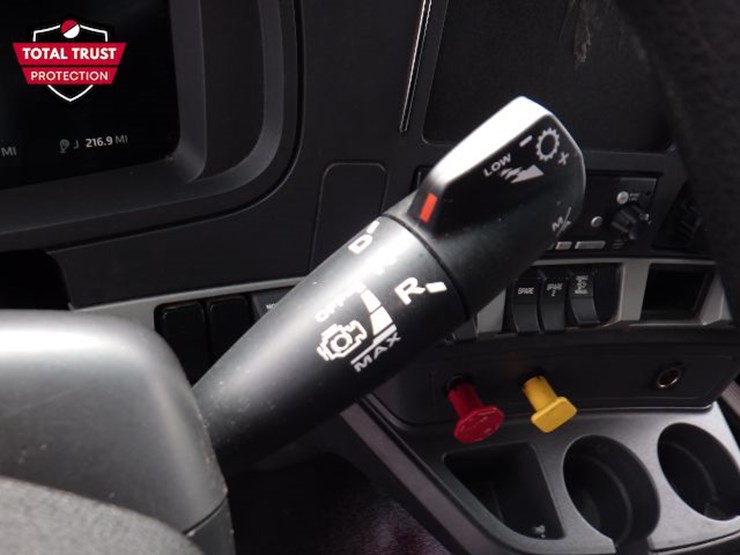2023-kenworth-t680-image-28