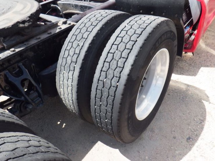 2019-kenworth-t680-image-10