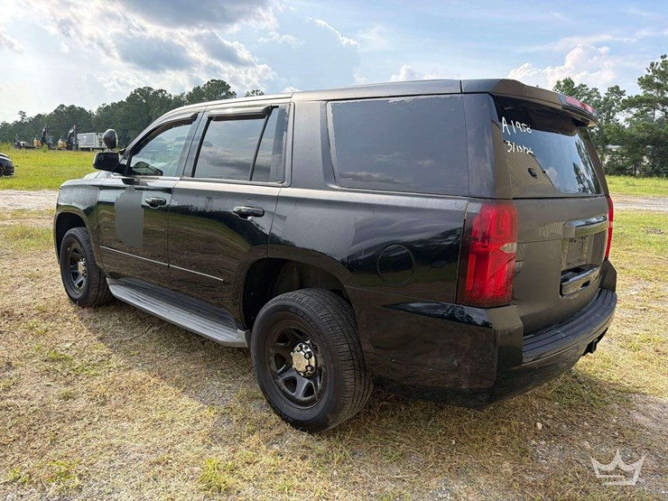 2015-chevrolet-tahoe-image-3
