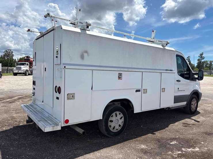 2016-ford-transit-250-enclosed-service-van-image-3