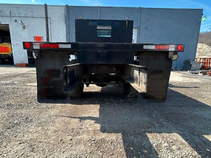 2002-gmc-7500-image-17