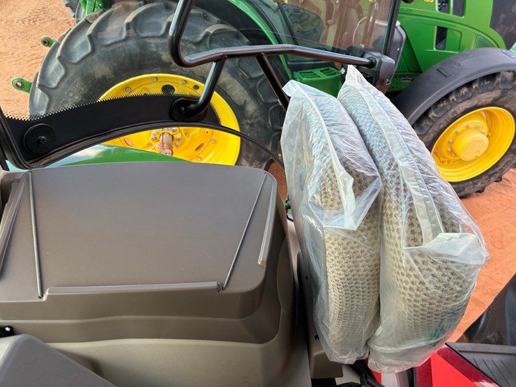 #207617-•-john-deere-6r155-tractor-image-18