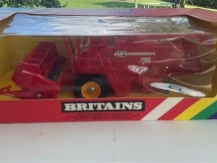 britains-massey-ferguson-760-1/32-scale-image-1