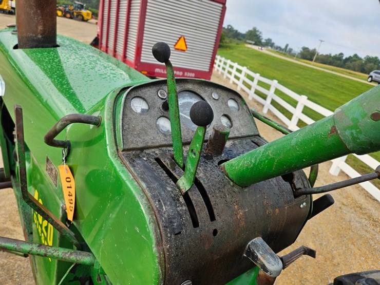 john-deere-4020-image-35