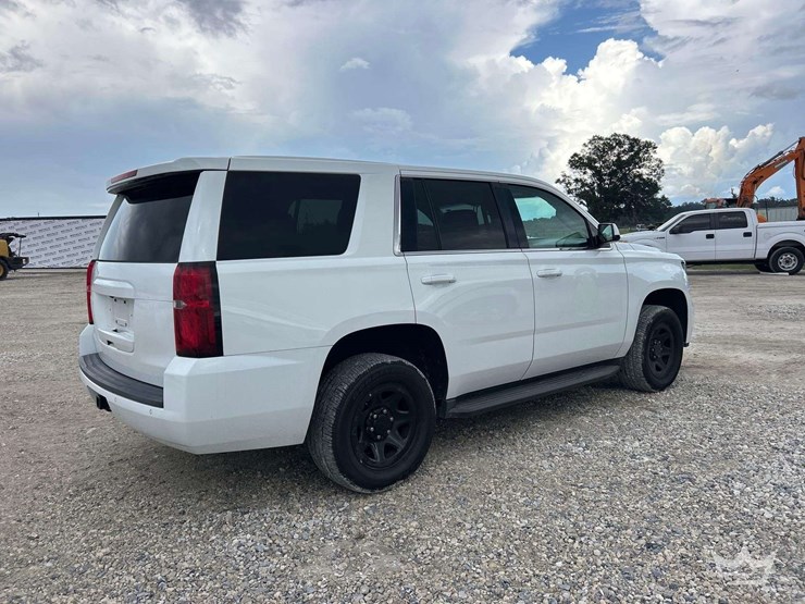 2018-chevrolet-tahoe-image-3