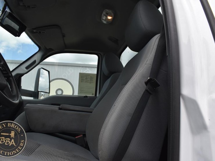 2020-ford-f650-image-26