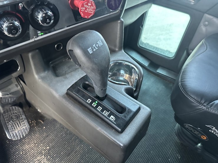 2006-kenworth-t600b-image-47