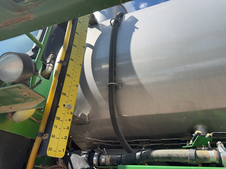 2016-john-deere-r4038-image-13
