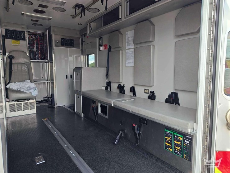 2011-international-durastar-4300-image-54
