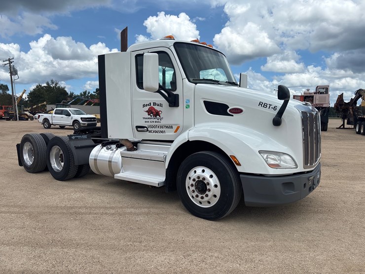 2020-peterbilt-579-image-2