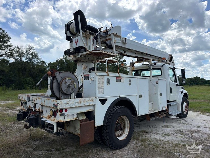 2014-freightliner-m2-106-image-3