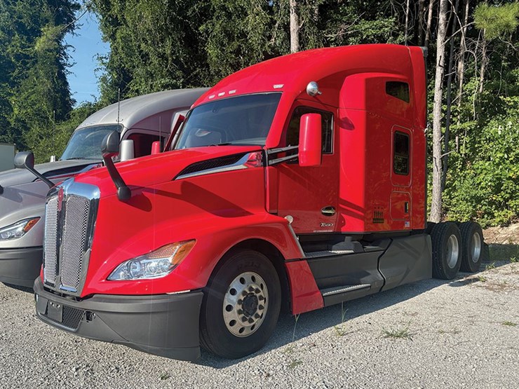 2023-kenworth-t680-image-1