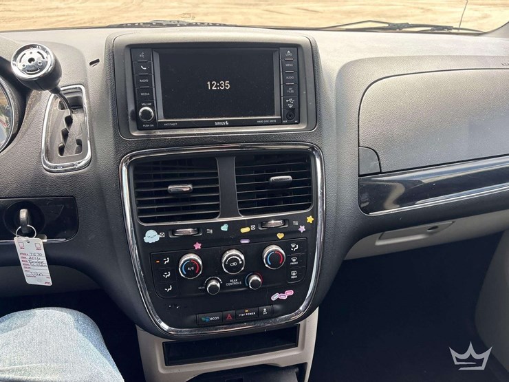 2016-dodge-grand-caravan-image-14